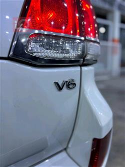 تۆیۆتا لاند کروزەر